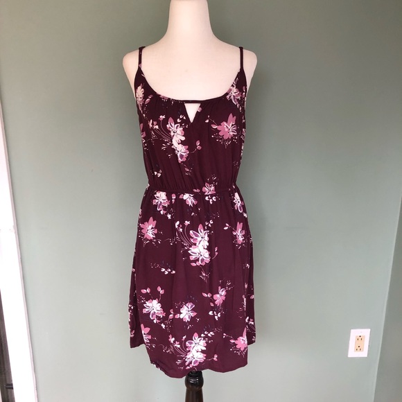 Warehouse Dresses & Skirts - WAREHOUSE ONE FLORAL DRESS